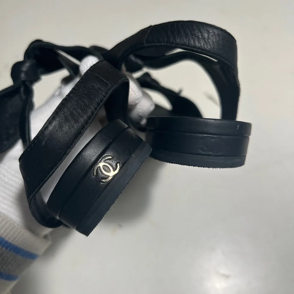Sold Taking offers! CHANEL Black Knot-Detail Slingback Sandals